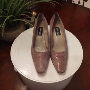 Vaneli ladies pumps 7.5 Narrow